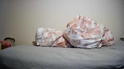 Snapshot of nonbinarynicky chatting on 03.29.26 NonBinaryNicky online show from 03.29.26