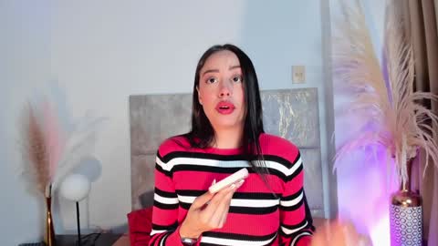 Nora Da Silva online show from 02.05.25