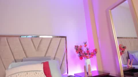 Nora Da Silva online show from 10.28.25