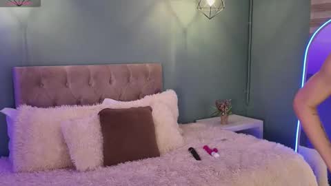 Nora online show from 03.18.26