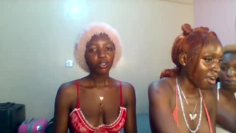 Snapshot of norababy20 chatting on 06.27.26 Norababy20 online show from 06.27.26