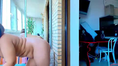 Snapshot of norahorn chatting on 04.22.26 NoraHorn online show from 04.22.26