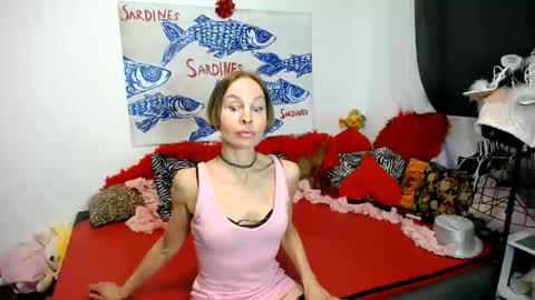 Nora online show from 05.12.26