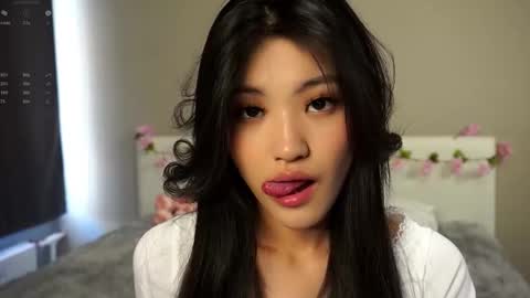 Snapshot of noreenbeckey chatting on 09.12.25 Nore online show from 09.12.25