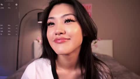 Snapshot of noreenbeckey chatting on 10.17.25 Nore online show from 10.17.25
