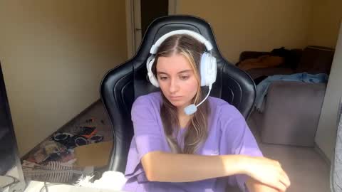 Elena online show from 04.20.26