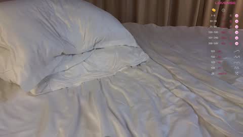 Snapshot of northern_gracia chatting on 12.17.24 Gracia 150 online show from 12.17.24