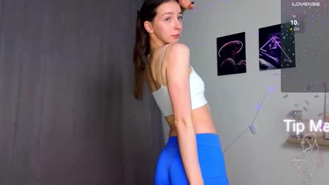 Hello My name is Helene NTMU  Finger up if u like what u see online show from 10.16.25