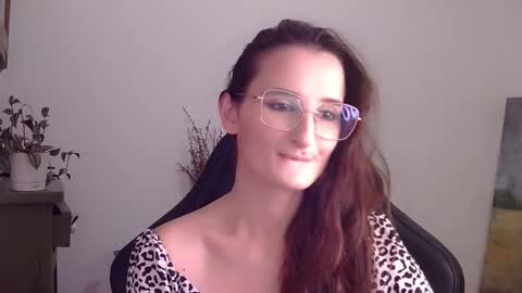 nova_mystic online show from 10.26.25