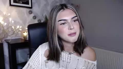 Snapshot of nova_sin chatting on 09.11.25 Nova online show from 09.11.25