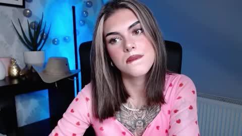 Snapshot of nova_sin chatting on 10.16.25 Nova online show from 10.16.25