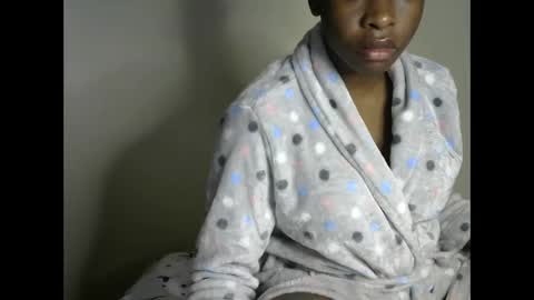 Snapshot of novaah chatting on 11.30.25 novaah online show from 11.30.25