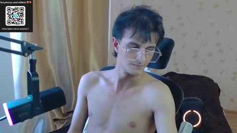 Snapshot of nuar_x chatting on 03.24.26 Nuar X online show from 03.24.26