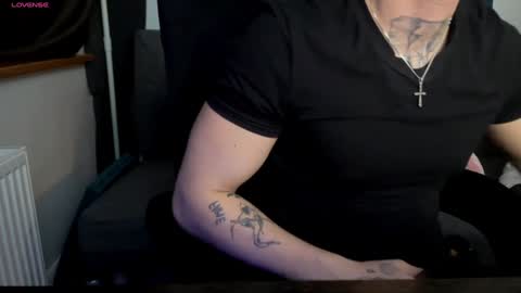 Snapshot of numalsi chatting on 12.20.24 numalsi online show from 12.20.24