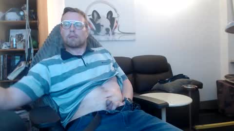 Snapshot of nursefan chatting on 10.13.25 nursefan online show from 10.13.25