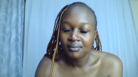 Snapshot of nutgal_ chatting on 06.18.26 nutgal online show from 06.18.26