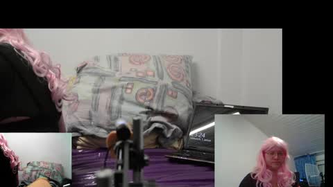 Snapshot of ny_lo chatting on 01.01.25 Nylon lover online show from 01.01.25