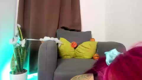 Nia online show from 10.15.25