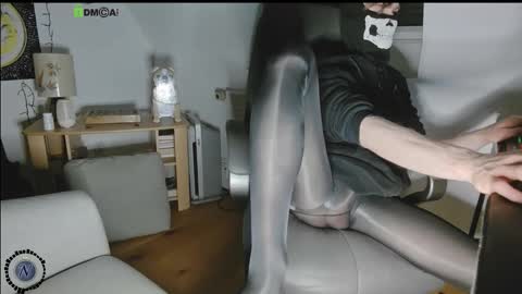 Nyl0nnickb0y online show from 11.11.25