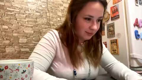 Snapshot of nylatrenbeath chatting on 01.15.26 Alice online show from 01.15.26