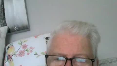 Snapshot of nylonlegs69 chatting on 09.18.25 stockings suspenders mad online show from 09.18.25