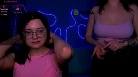 Snapshot of nymiraa chatting on 05.15.26 Mira online show from 05.15.26