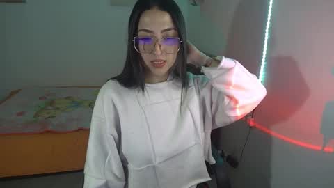 Snapshot of nymph_frida chatting on 02.04.26 Frida online show from 02.04.26