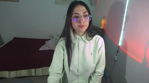 Snapshot of nymph_frida chatting on 03.04.26 Frida online show from 03.04.26