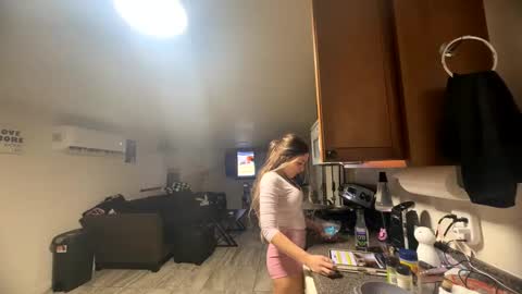 Snapshot of nymphomaticbaby chatting on 11.21.25 nymphomaticbaby online show from 11.21.25