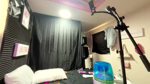 Snapshot of nymphomaticbaby chatting on 01.11.26 nymphomaticbaby online show from 01.11.26