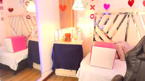Snapshot of nyx_andria chatting on 05.31.26 Alex . online show from 05.31.26