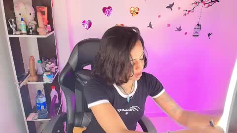 NYXHELLSQUEEN online show from 04.21.26