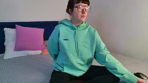 hey hey i am Lora and im new here hope to have some good time here 3 online show from 01.06.26