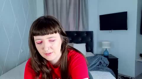 hey hey i am Lora and im new here hope to have some good time here 3 online show from 03.04.26