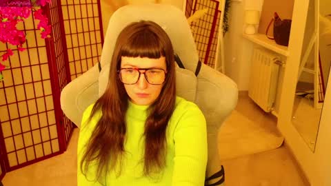 hey hey i am Lora and im new here hope to have some good time here 3 online show from 04.03.26