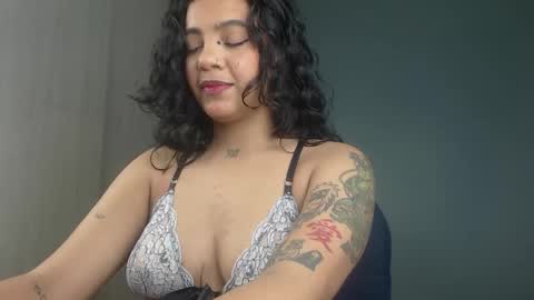 Snapshot of obeyval chatting on 11.23.25 Vale online show from 11.23.25