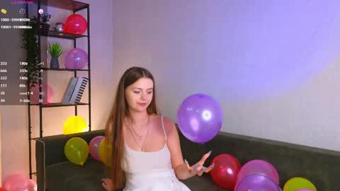 Snapshot of obsidianvelour chatting on 07.16.26 Bella online show from 07.16.26