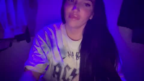 Snapshot of oceanxalara22_xo chatting on 10.21.25 A L A R A  online show from 10.21.25