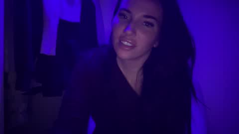 Snapshot of oceanxalara22_xo chatting on 10.29.25 A L A R A  online show from 10.29.25