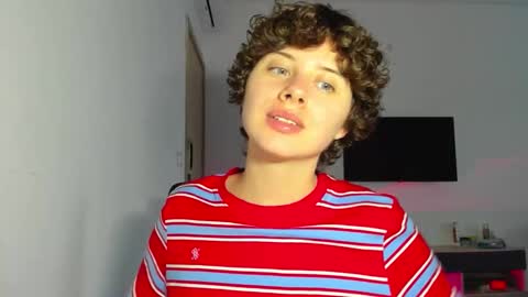 Snapshot of octopussy69x chatting on 03.08.26 Evie online show from 03.08.26