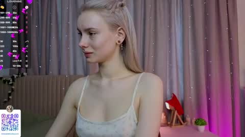 Snapshot of odeliagrace chatting on 05.17.26 Agata online show from 05.17.26