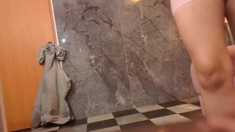 odette_b online show from 11.09.25