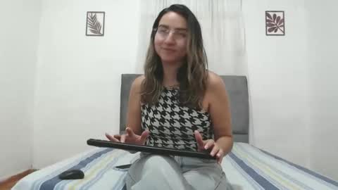 Snapshot of odette_brigh_ chatting on 02.20.26 Val online show from 02.20.26