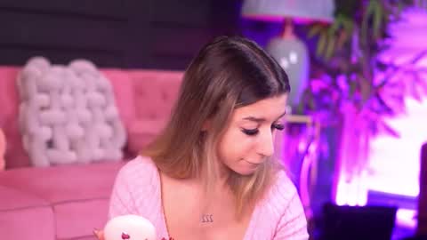 Snapshot of odettebensen chatting on 02.11.26 Odette online show from 02.11.26