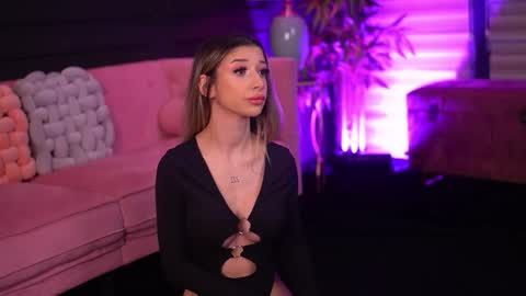 Snapshot of odettebensen chatting on 02.17.26 Odette online show from 02.17.26