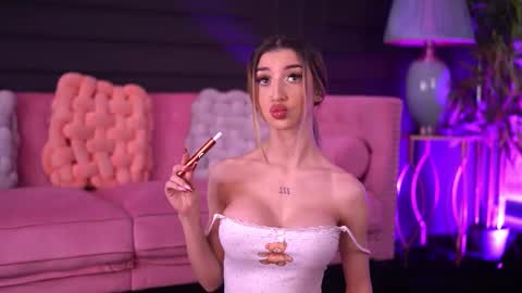 Snapshot of odettebensen chatting on 03.12.26 Odette online show from 03.12.26