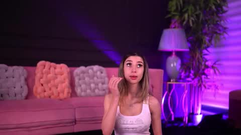 Snapshot of odettebensen chatting on 03.15.26 Odette online show from 03.15.26