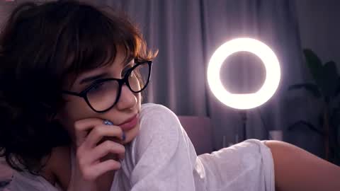 Snapshot of odettehatt chatting on 11.02.25 Thea online show from 11.02.25