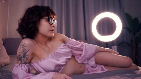 Snapshot of odettehatt chatting on 11.07.25 Thea online show from 11.07.25