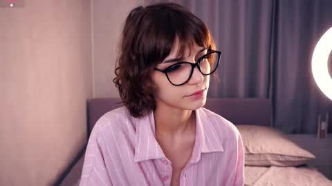 Snapshot of odettehatt chatting on 11.14.25 Thea online show from 11.14.25